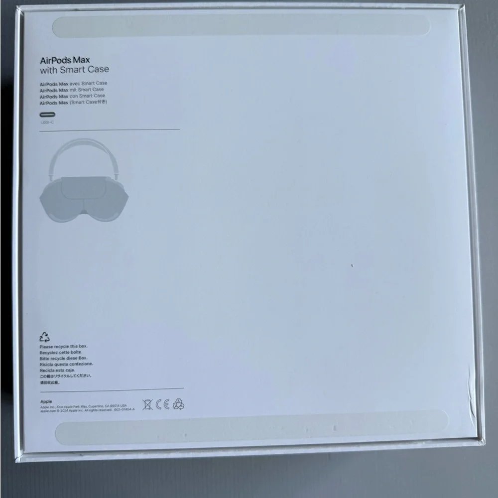 Apple AirPods Max in Purple - Picture 2 of 8